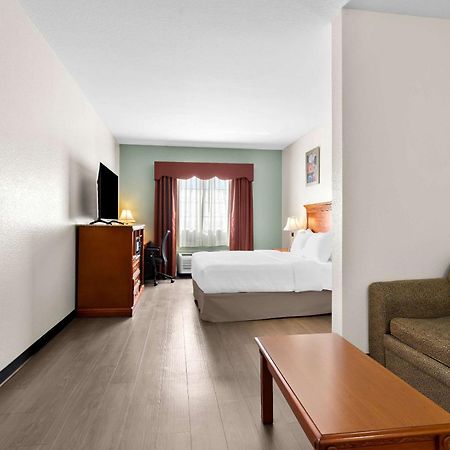 Quality Inn & Suites МакАлестър Екстериор снимка