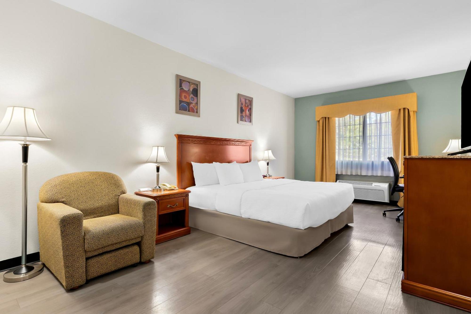 Quality Inn & Suites МакАлестър Екстериор снимка